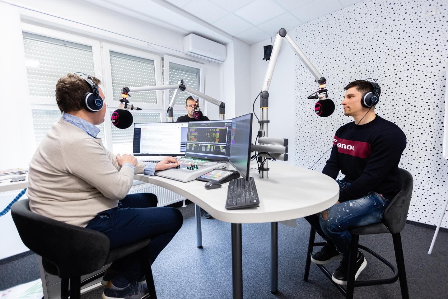 RADIO BEST SLOVENIA CHOOSES AEQ CAPITOL FOR ITS MAIN STUDIO